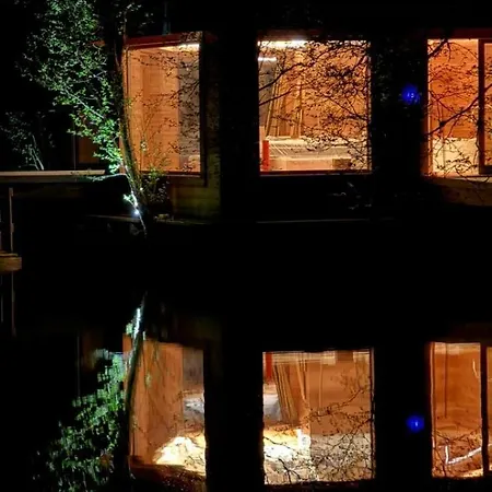 Au Petit - Ecohotel Parc & Hotel 5*