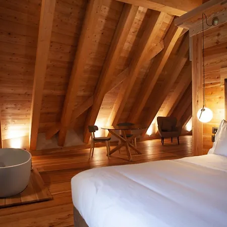 Au Petit - Ecohotel Parc & 호텔 5*