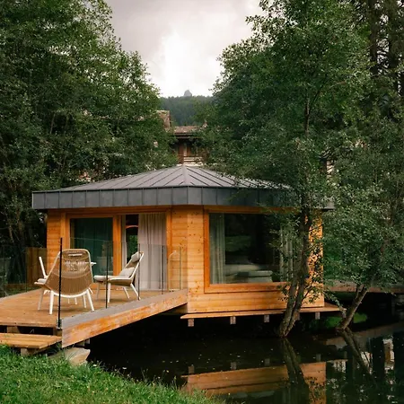 Au Petit - Ecohotel Parc & 5*