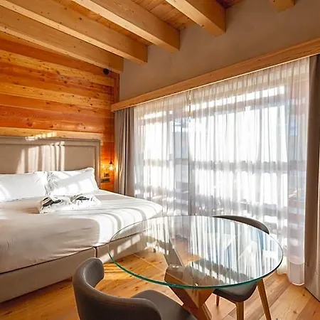 Au Petit - Ecohotel Parc & 5* シャンポルク
