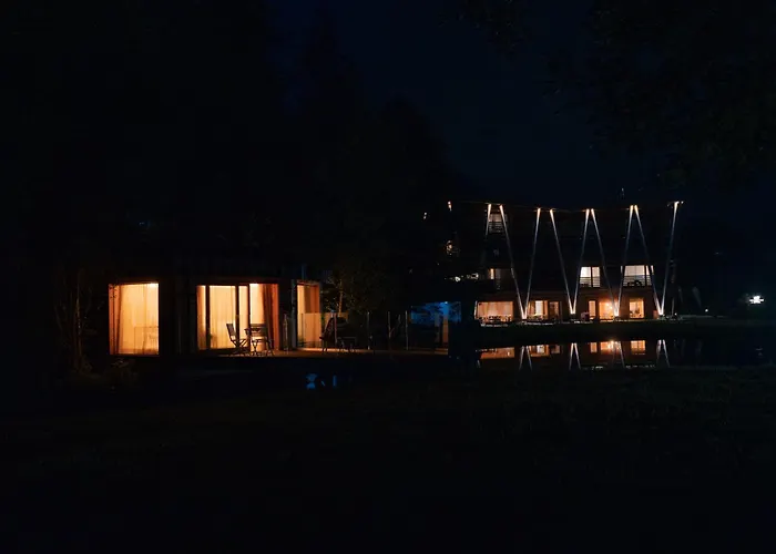 Au Petit - Ecohotel Parc & 5*