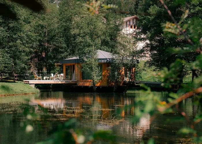 Au Petit - Ecohotel Parc & Hotel 5*