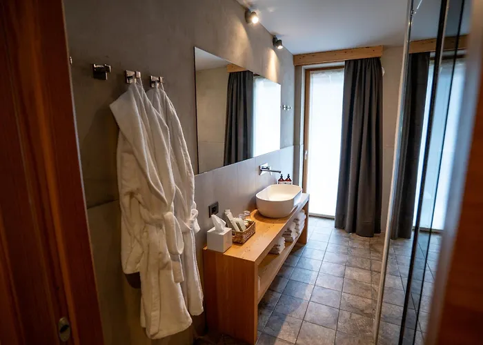 Au Petit - Ecohotel Parc & Hotel 5*